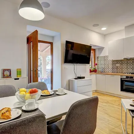 Lägenhet With Parking Space - 7207 *